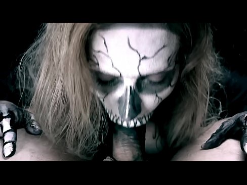 ❤️ Demona knabino suĉanta kokon per sia nigra buŝo kaj glutante kumon. ❤❌ Nur porno ĉe ni ❤